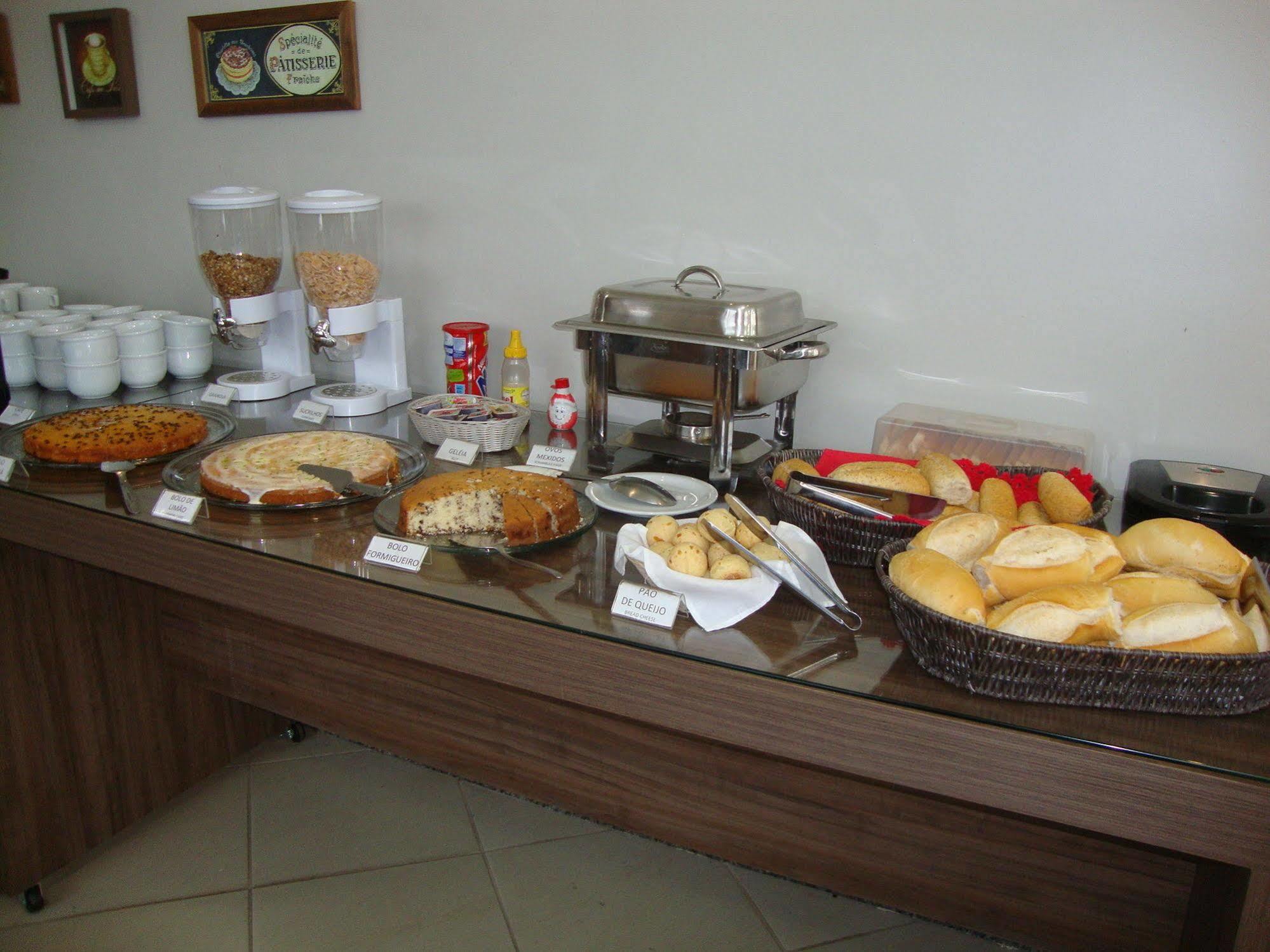 Hotel Golden Jk Muriaé Esterno foto