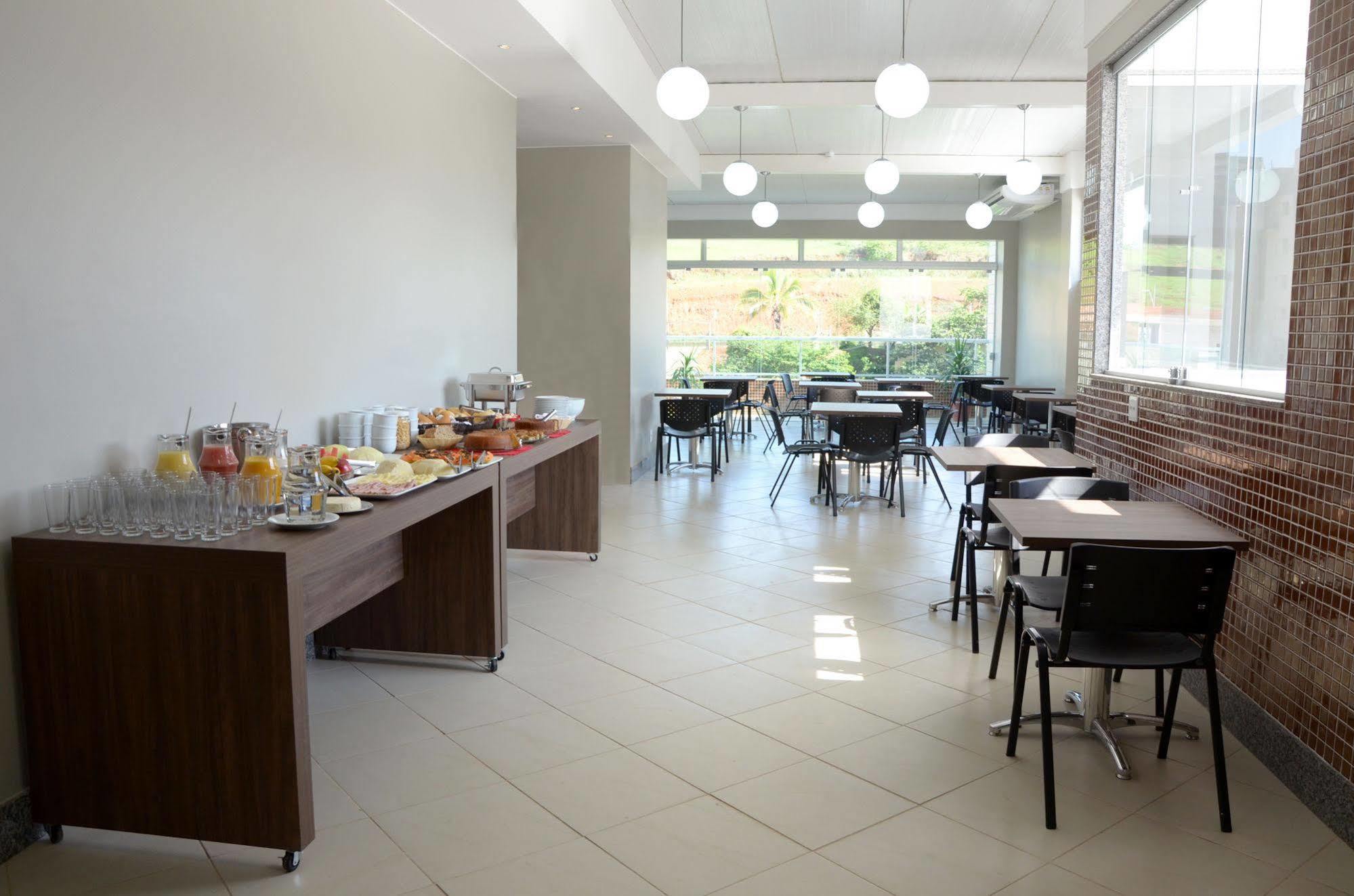 Hotel Golden Jk Muriaé Esterno foto